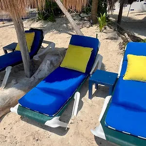 Apartament Beachfront Hammock Heaven